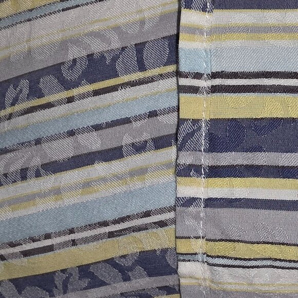 TOMMY BAHAMA MENS SIZE L BLUE, YELLOW AND WHITE JAQUARD PRINT LONG SLEEVE SHIRT. - Picture 14 of 14